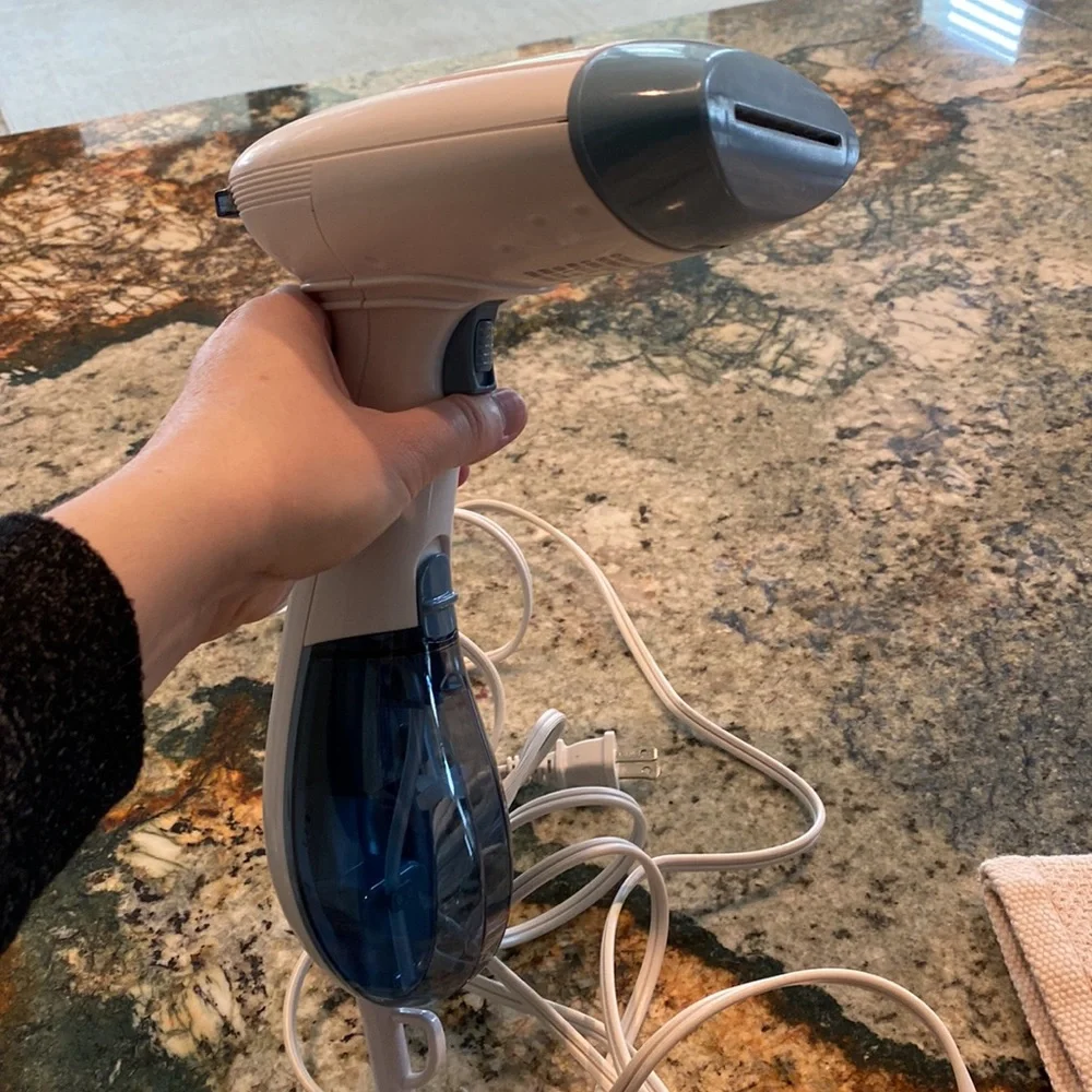 Conair handheld garment clothing steamer clothes bedding Model GS23RS